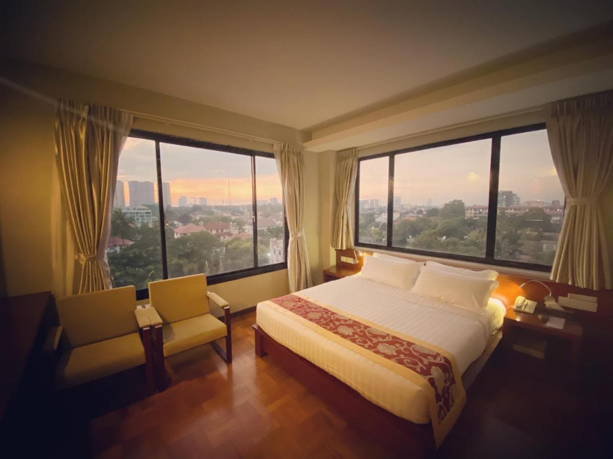 My Dream Hotel Yangon Exterior photo